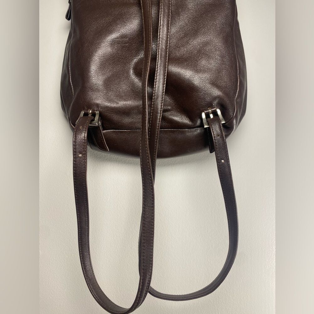 Vintage-style 2000s GUESS Brown Leather 9 Inch Backpack - Picture 7 of 9